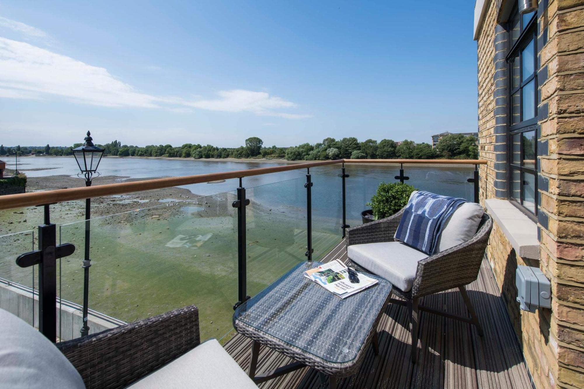 Apartament Palace Wharf